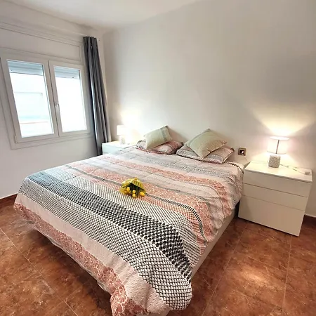 Sunny Flat With Balcony And Sea Views Апартаменты