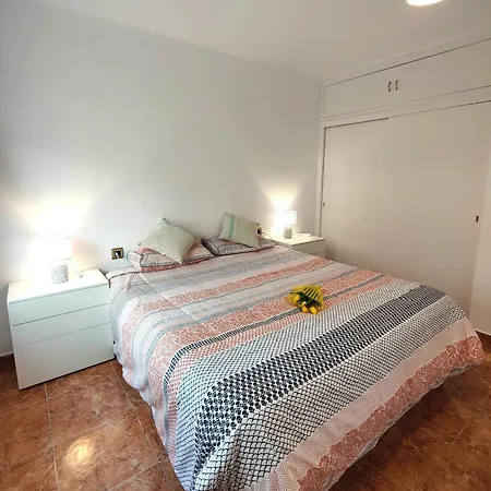 Sunny Flat With Balcony And Sea Views Апартаменты *