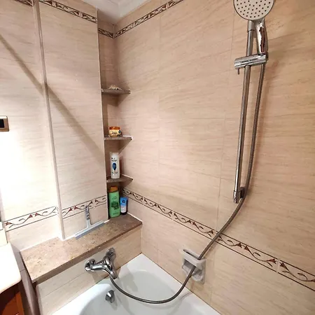 Sunny Flat With Balcony And Sea Views Камбрильс