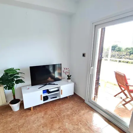 Sunny Flat With Balcony And Sea Views Apartament *