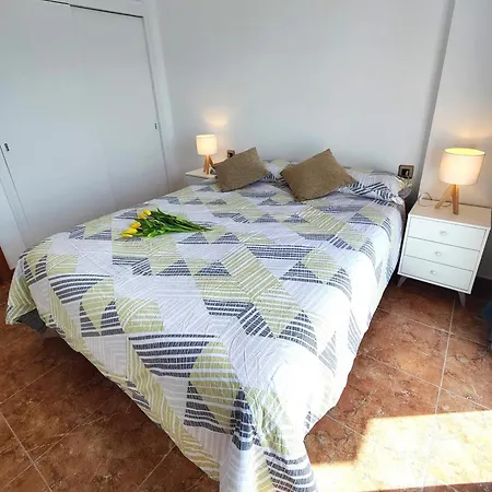 Sunny Flat With Balcony And Sea Views *