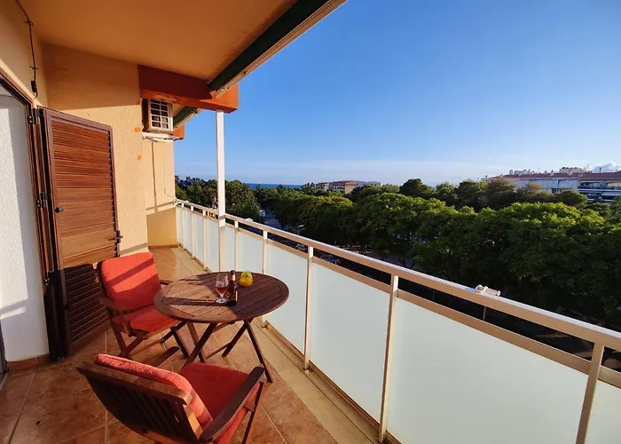 Sunny Flat With Balcony And Sea Views * كامبريلس