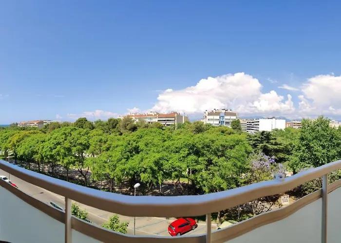 Sunny Flat With Balcony And Sea Views شقة كامبريلس
