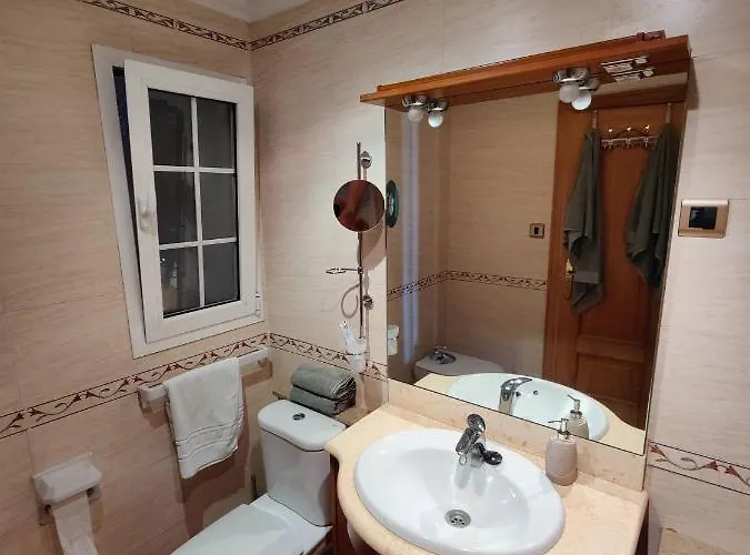 Sunny Flat With Balcony And Sea Views كامبريلس