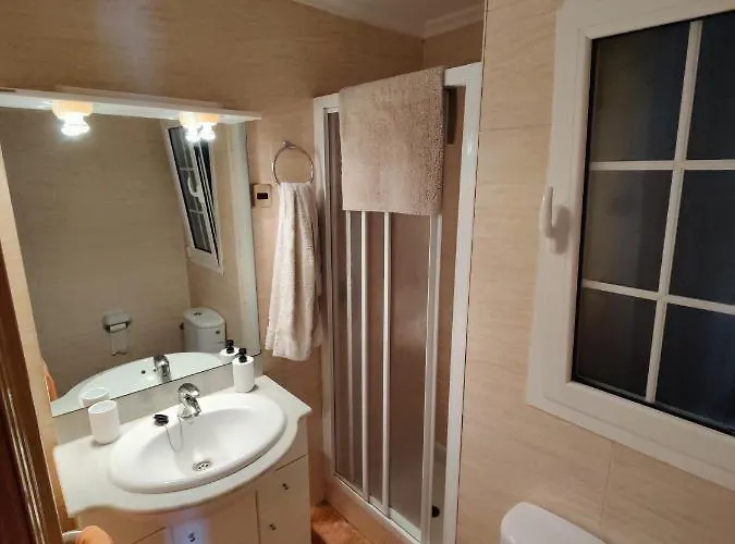 Sunny Flat With Balcony And Sea Views كامبريلس