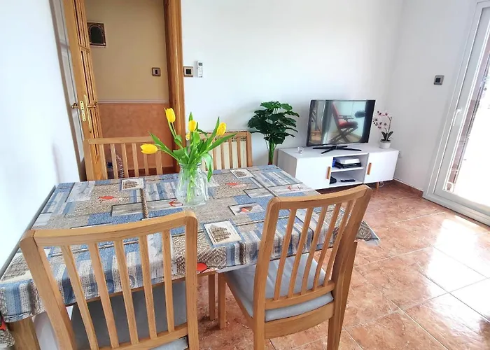 Sunny Flat With Balcony And Sea Views